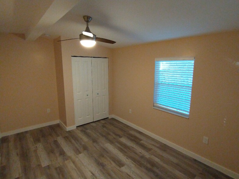 Building Photo - 135 NW Shannon Ave