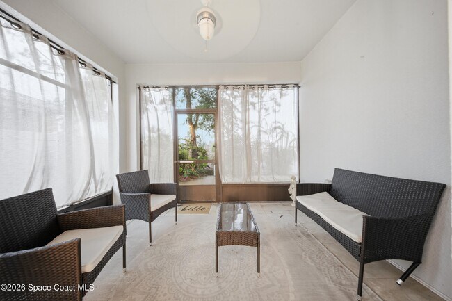 Building Photo - 2039 Tullagee Ave