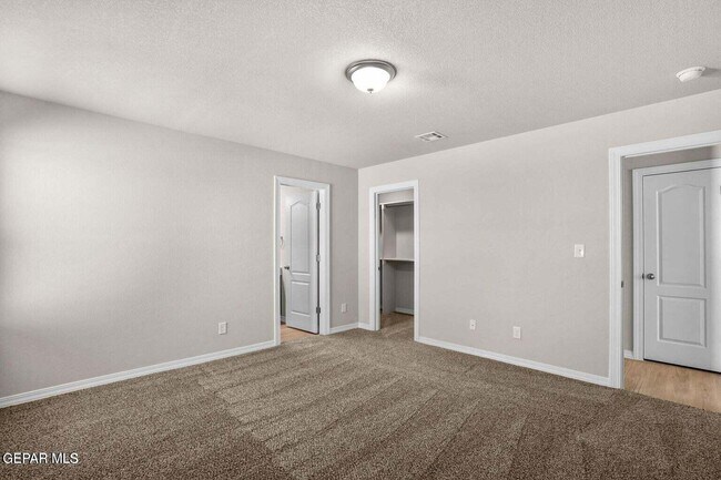 Building Photo - 14581 Firewheel Ave