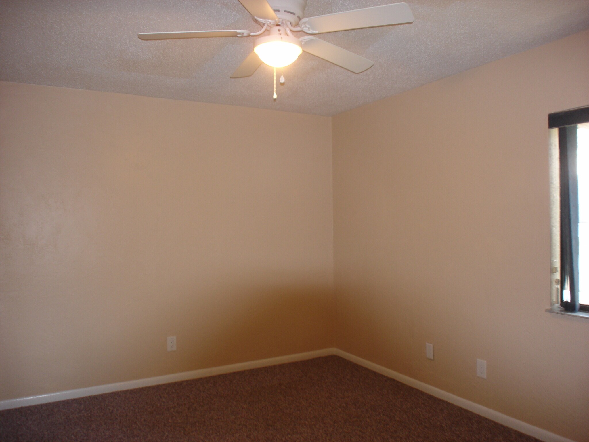 2nd upstairs bedroom - 9 Glen Arbor Park