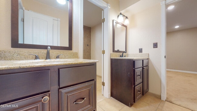 Building Photo - 801 Claravista Ln