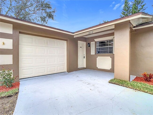 Building Photo - 1612 Fox Run Dr