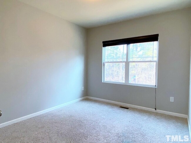 Building Photo - End Unit 3 Bedroom Townhome Morrisville RD...