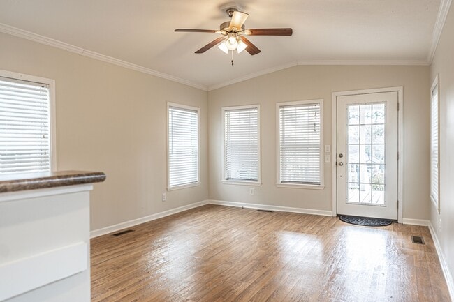 Building Photo - 435 W Baltimore Ave