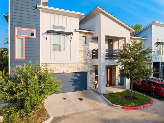 Building Photo - 8922 Menchaca Rd