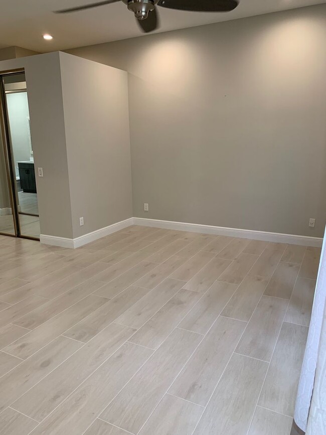 Building Photo - COMING SOON! Fully renovated 3/2/2 House i...