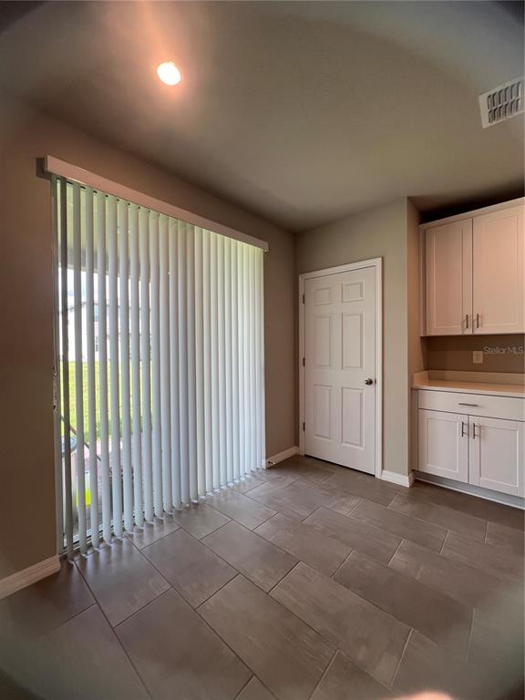 Building Photo - 582 Amadoras Wy