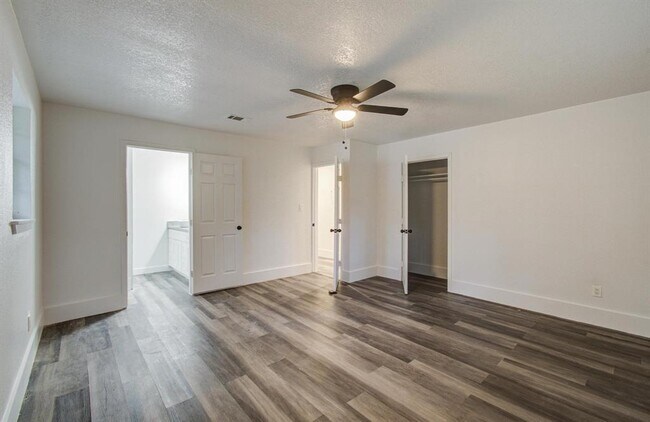 Building Photo - 607 Jeb Stuart Ln