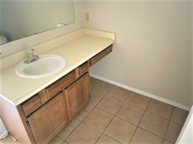 Building Photo - Briarcliff Condos