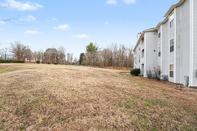 Building Photo - 421 Rivertree Ln