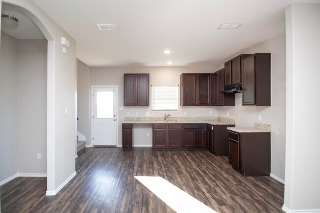 Building Photo - 5802 Moses Lp