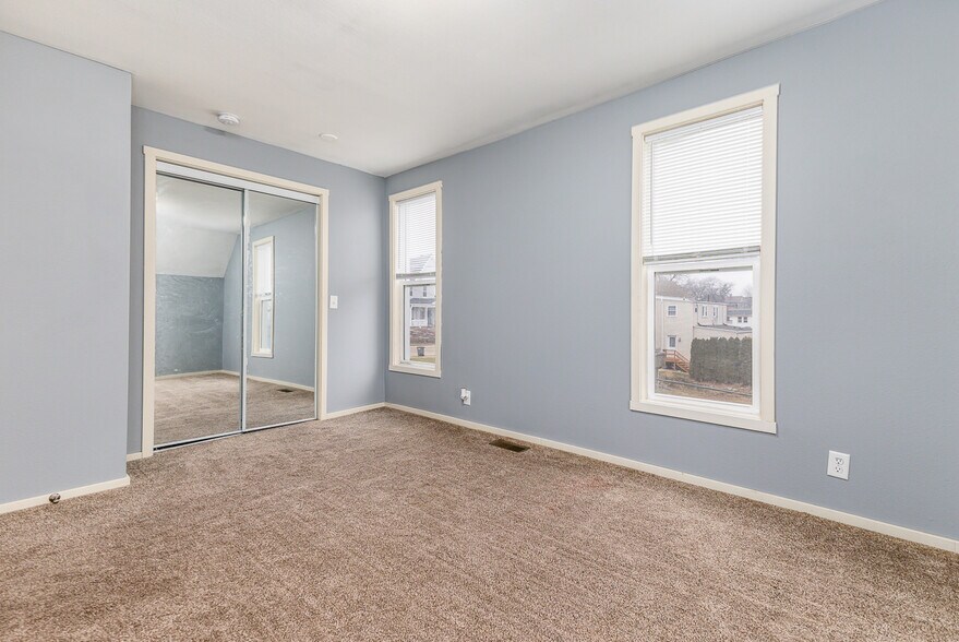Building Photo - 778 W 8th St