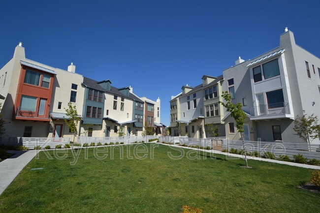 Building Photo - 11373 S Oakmond Rd