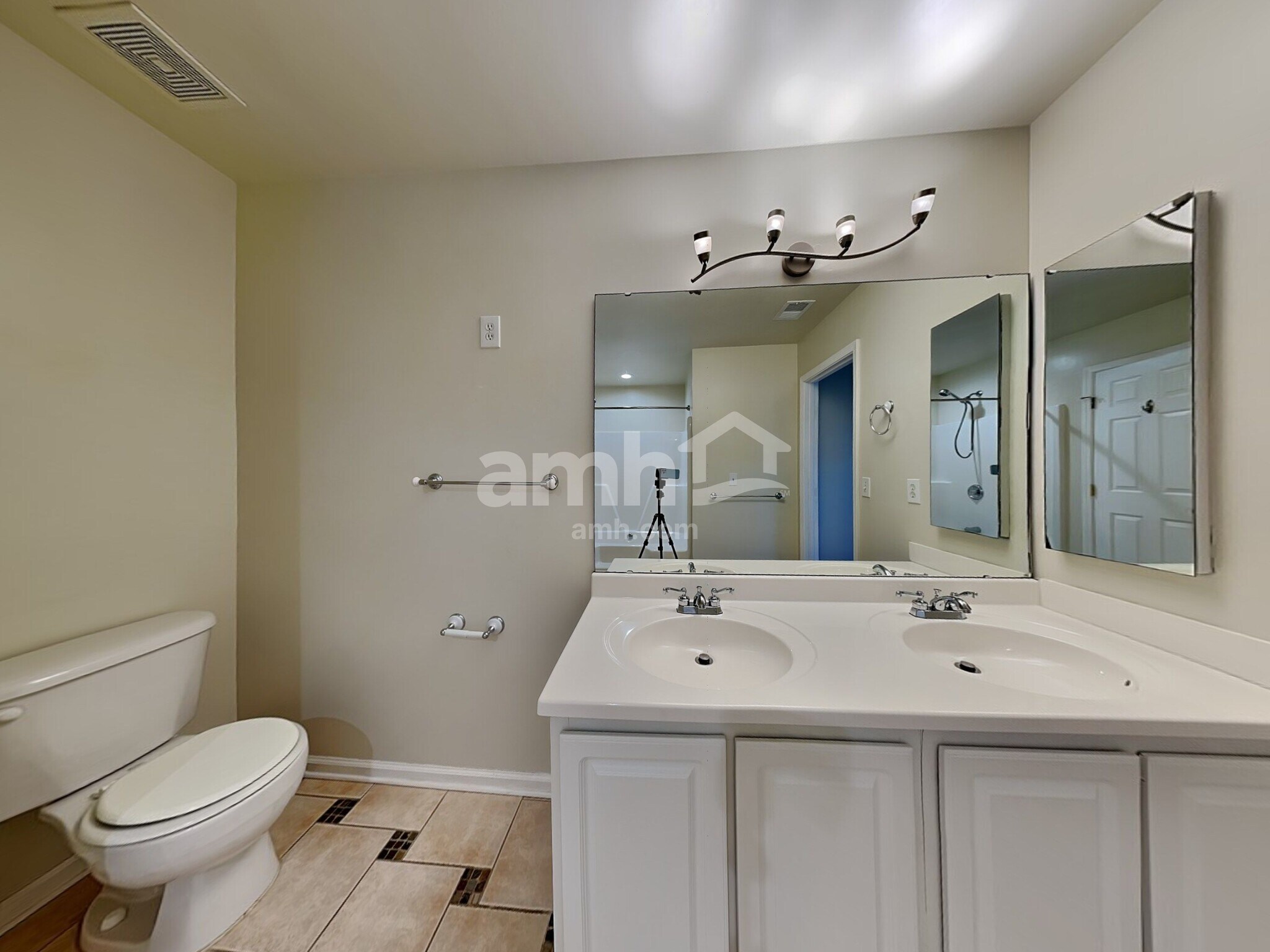 Building Photo - 325 Windsong Dr