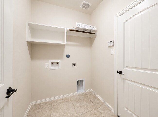 Building Photo - 7506 Amber Village Cir