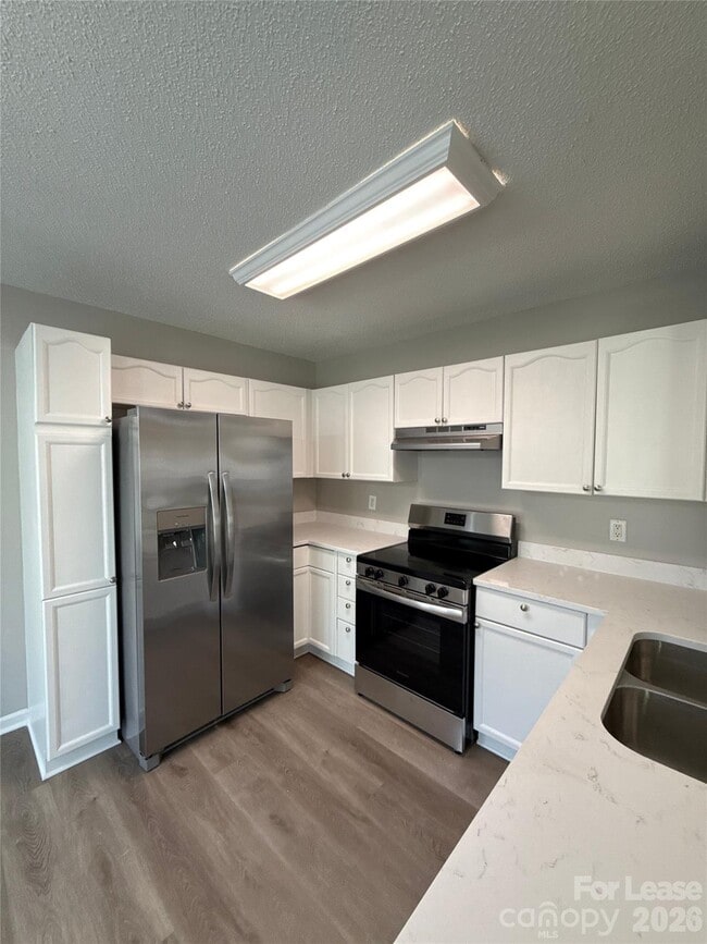 Building Photo - 14300 Menifee Dr