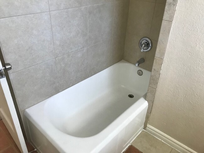 Building Photo - Coming Soon!! Apply Now!! HVAC