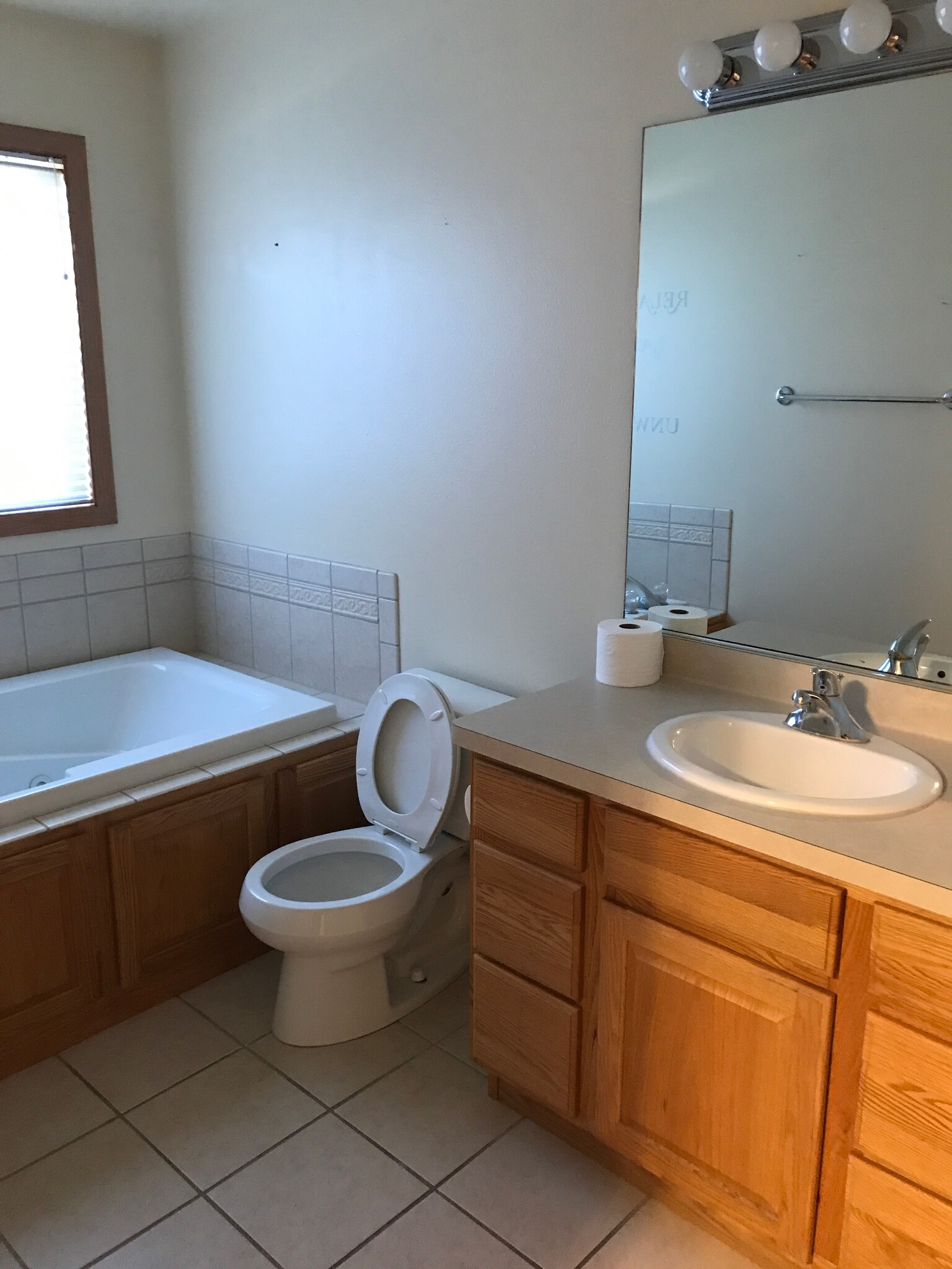 Main Bedroom Bath - 1051 Tamarack Way