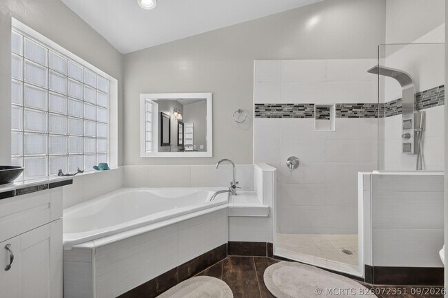 Building Photo - 1504 Lake Breeze Dr
