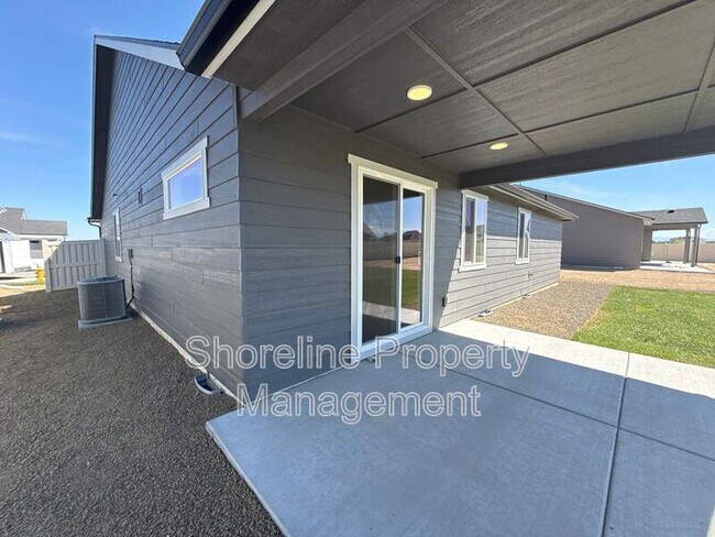 Building Photo - 5563 E Garby St