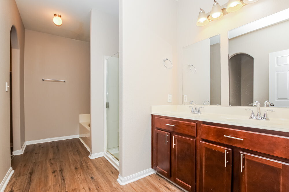 Building Photo - 420 Sapphire Ln