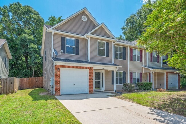Building Photo - 242 Wainwright Dr