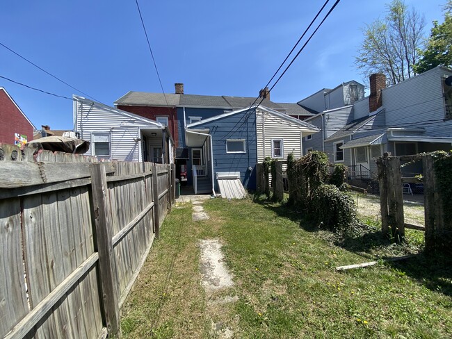 Building Photo - 530 S Duke St