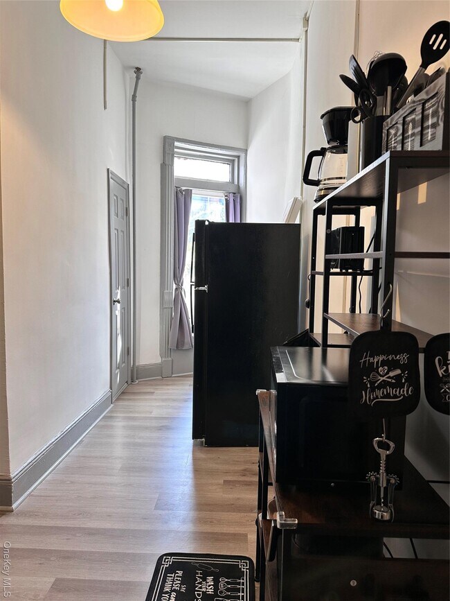 Building Photo - 768 Greene Ave