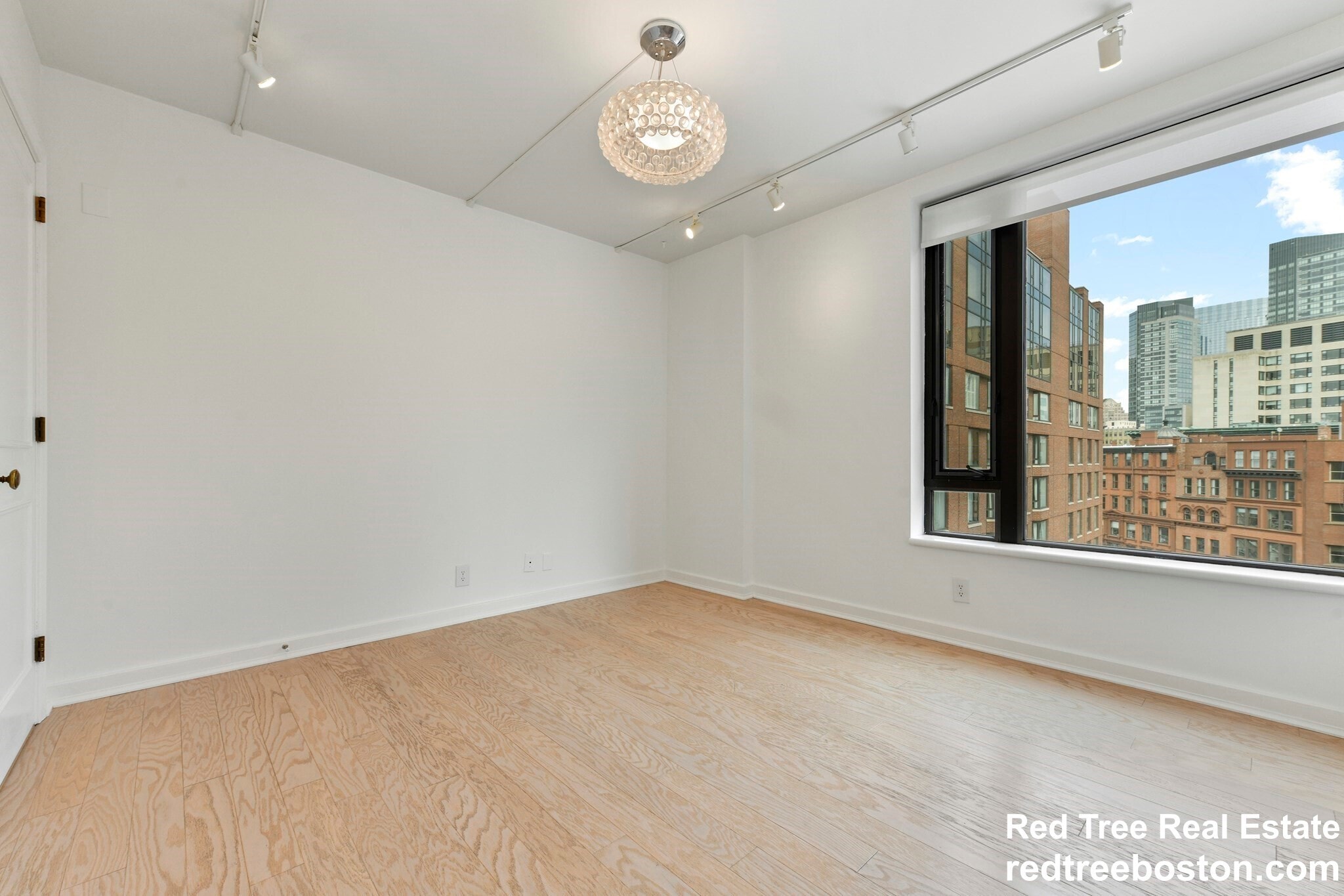 Building Photo - 220 Boylston St