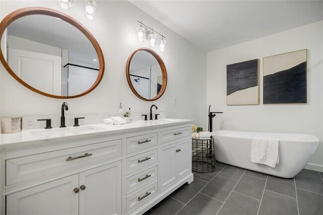 Building Photo - 3154 N Druid Hills Rd