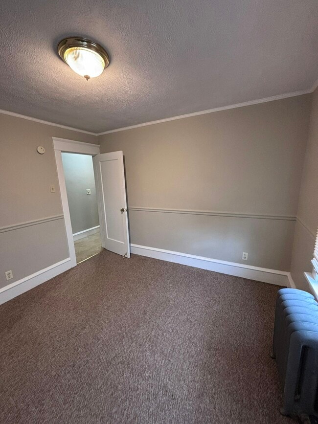 Building Photo - 363 N Maple Ave