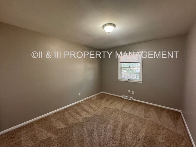 Building Photo - 9508 Outlook Dr