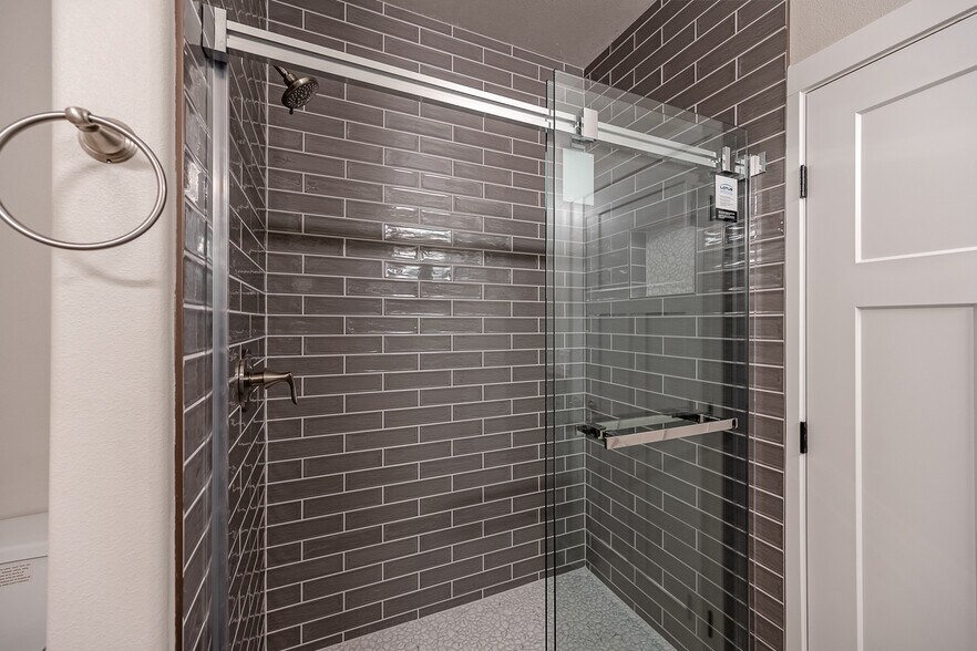 Building Photo - 4075 Quinn Dr NE