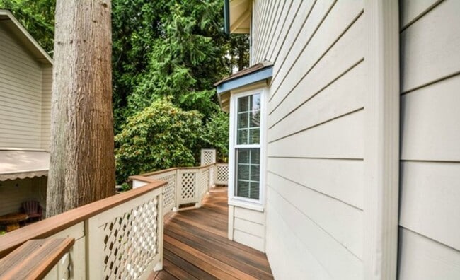 Building Photo - Exquisite Home with 3 Bed and 2.5 Bath in ...