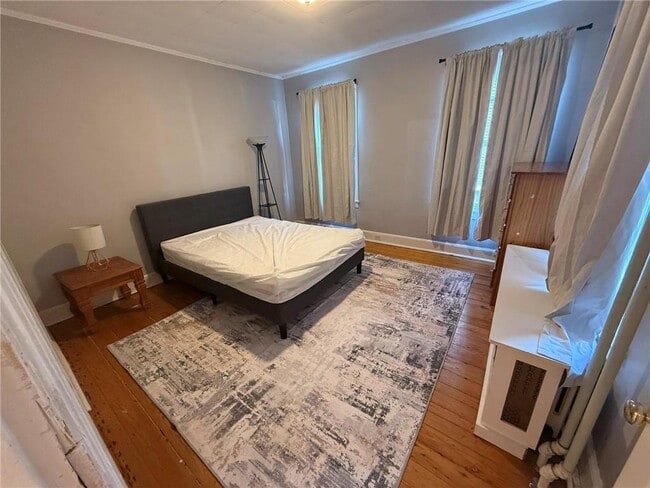 Building Photo - 33 Ann St