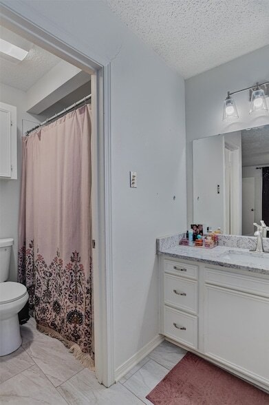 Building Photo - 130 Elmview Ln