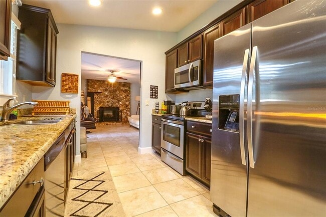 Building Photo - 1523 NW 39th Ter