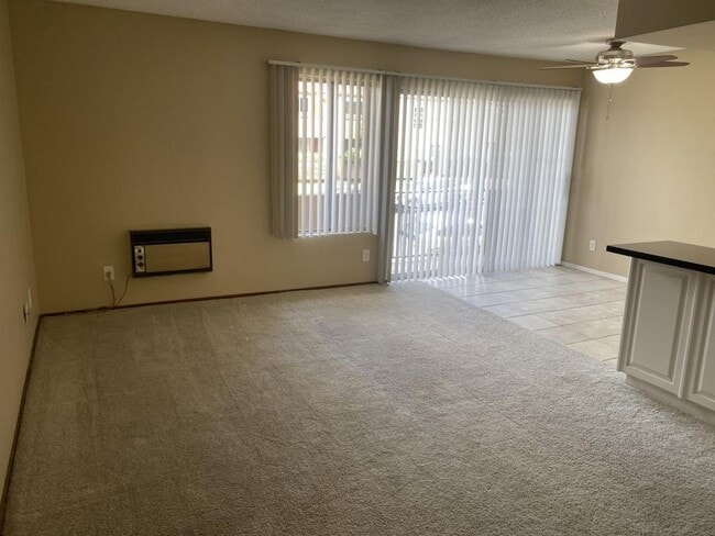 Building Photo - 7555 Linda Vista Rd