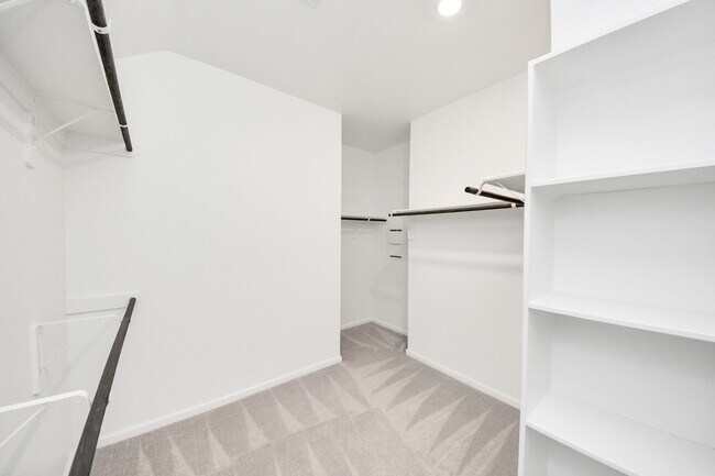 Building Photo - 30327 Tall Fescue Dr