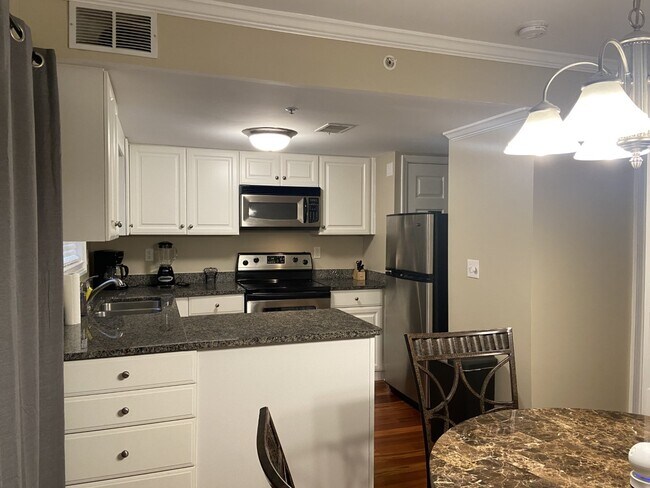 Kitchen - 21 Villa Ct SE