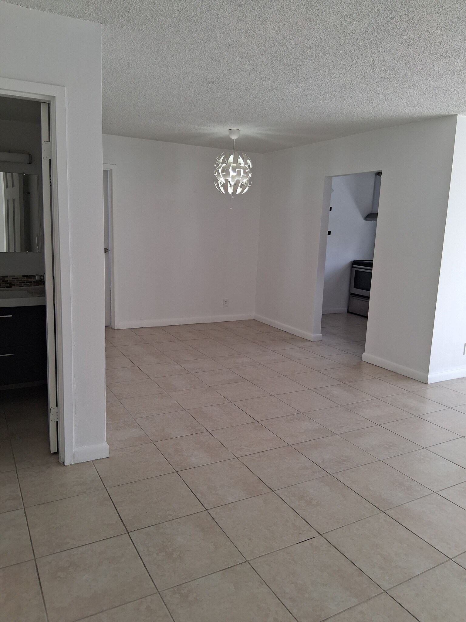 Building Photo - 17021 N Bay Rd