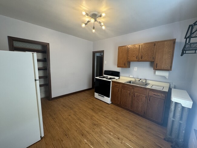Building Photo - 310 3rd St