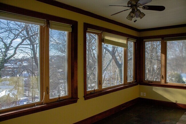 Building Photo - 4-4 Sunset Hill Rd