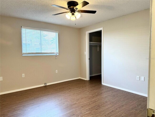 Building Photo - 237 Matisse Cir N