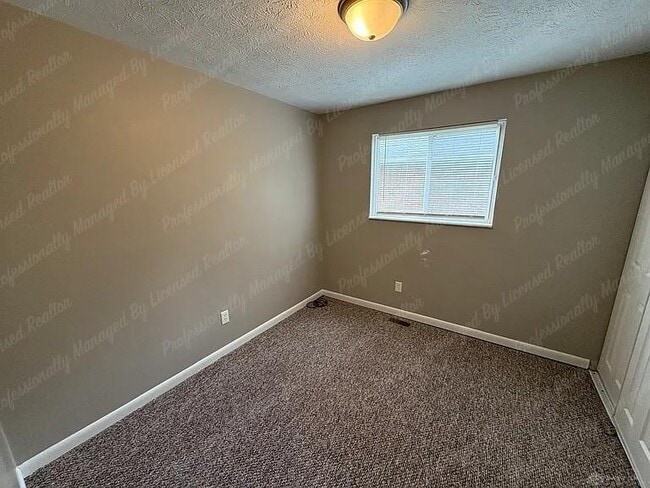 Building Photo - 525 Lake St