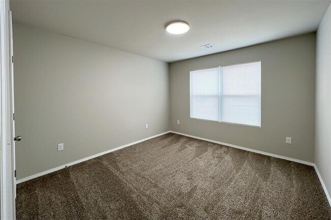 Building Photo - 4301 Driftwood Dr