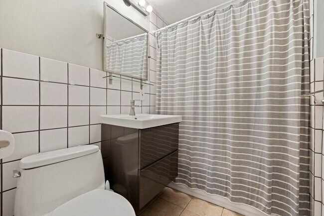 Building Photo - 39 Englewood Ave