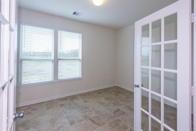 Building Photo - 1711 Clifton Hills Ln