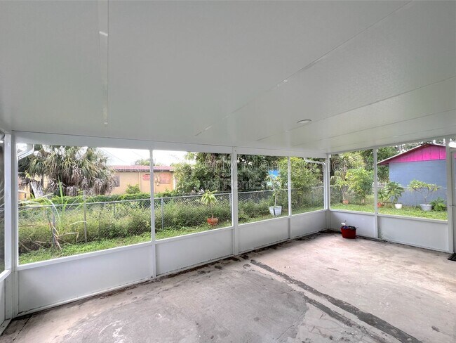 Building Photo - 3026 2nd St