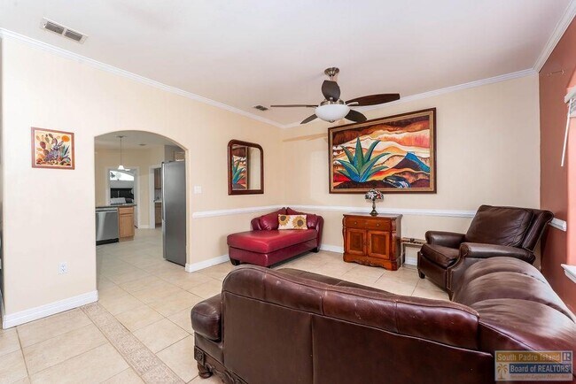 Building Photo - 28 Cypress Point Dr